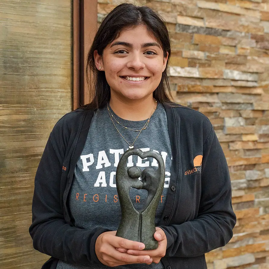 kate-carillo-with-sunshine-award