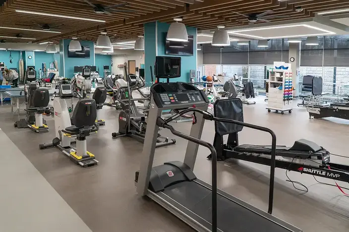 advanced orthropedics wichita falls physical therapy gym